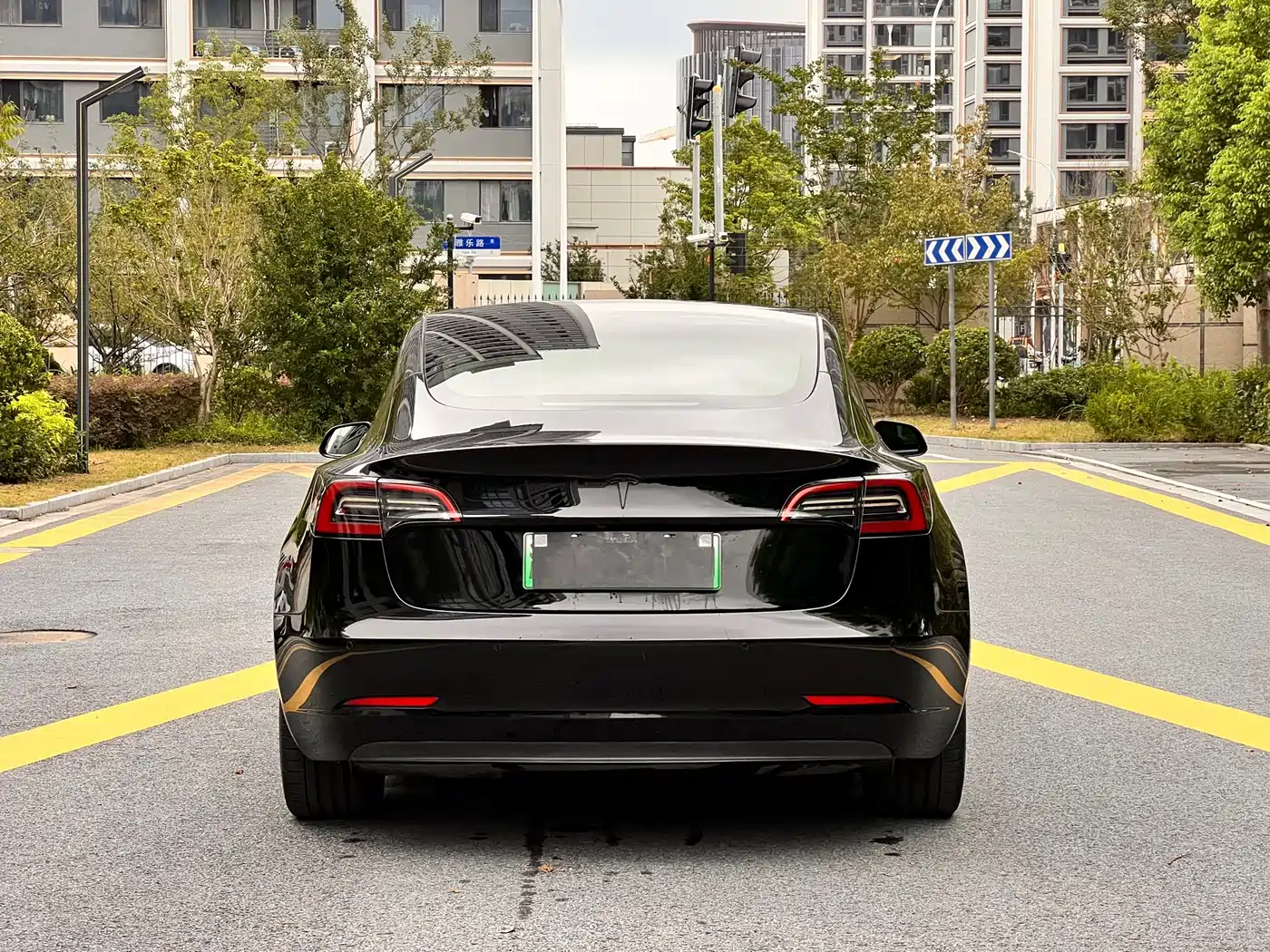 Фото 14 - Tesla Model 3