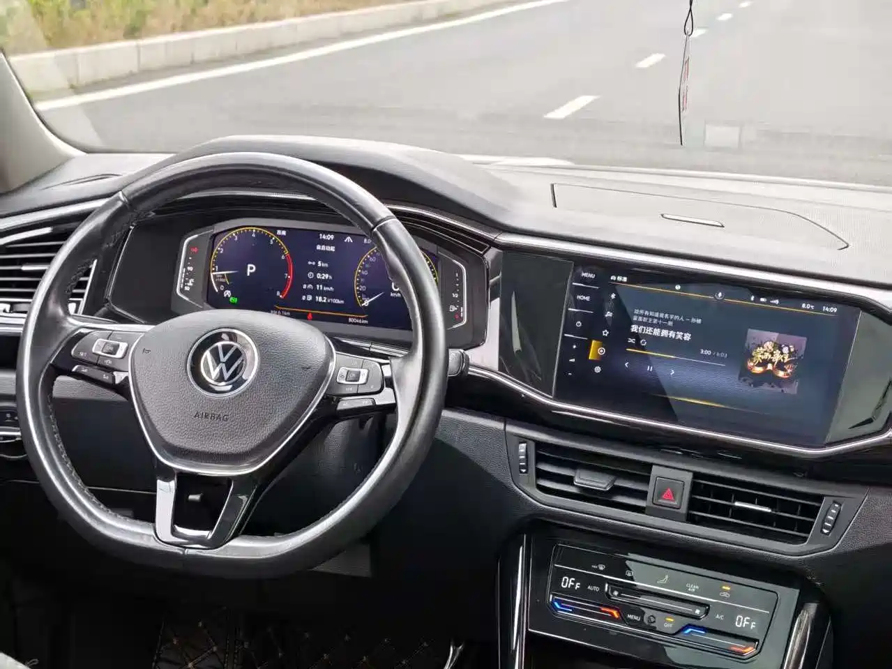 Volkswagen Tayron 2022 330TSI 2WD Luxury Smart Connect Edition фото 8