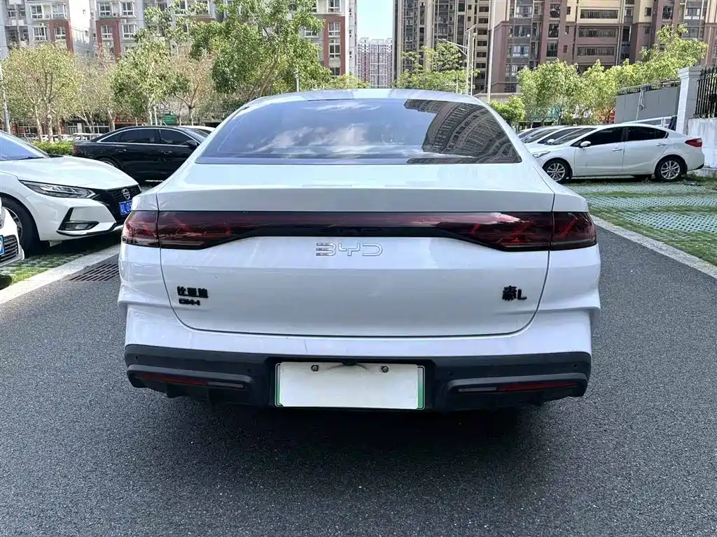 BYD Qin L 2024 DM-i 120KM Leading фото 8