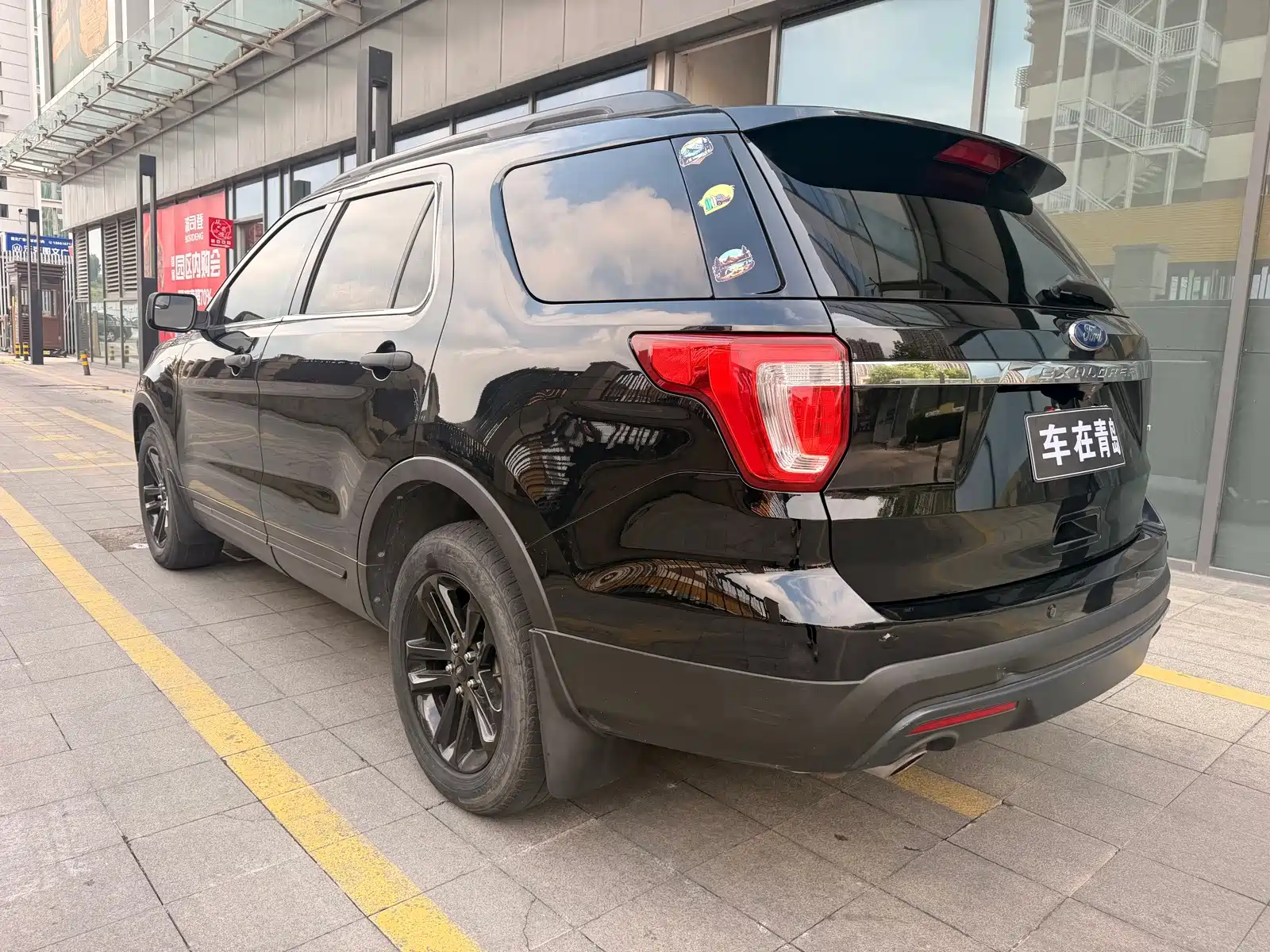 Фото 11 - Ford Explorer (Import)