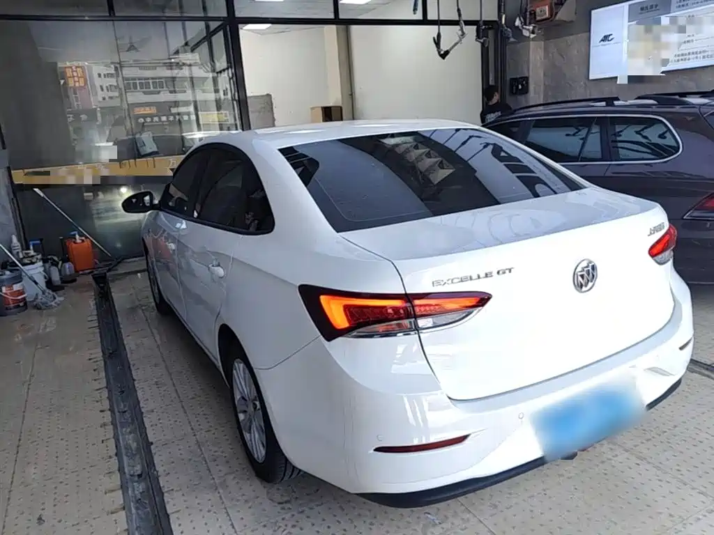 Фото 5 - Buick Excelle
