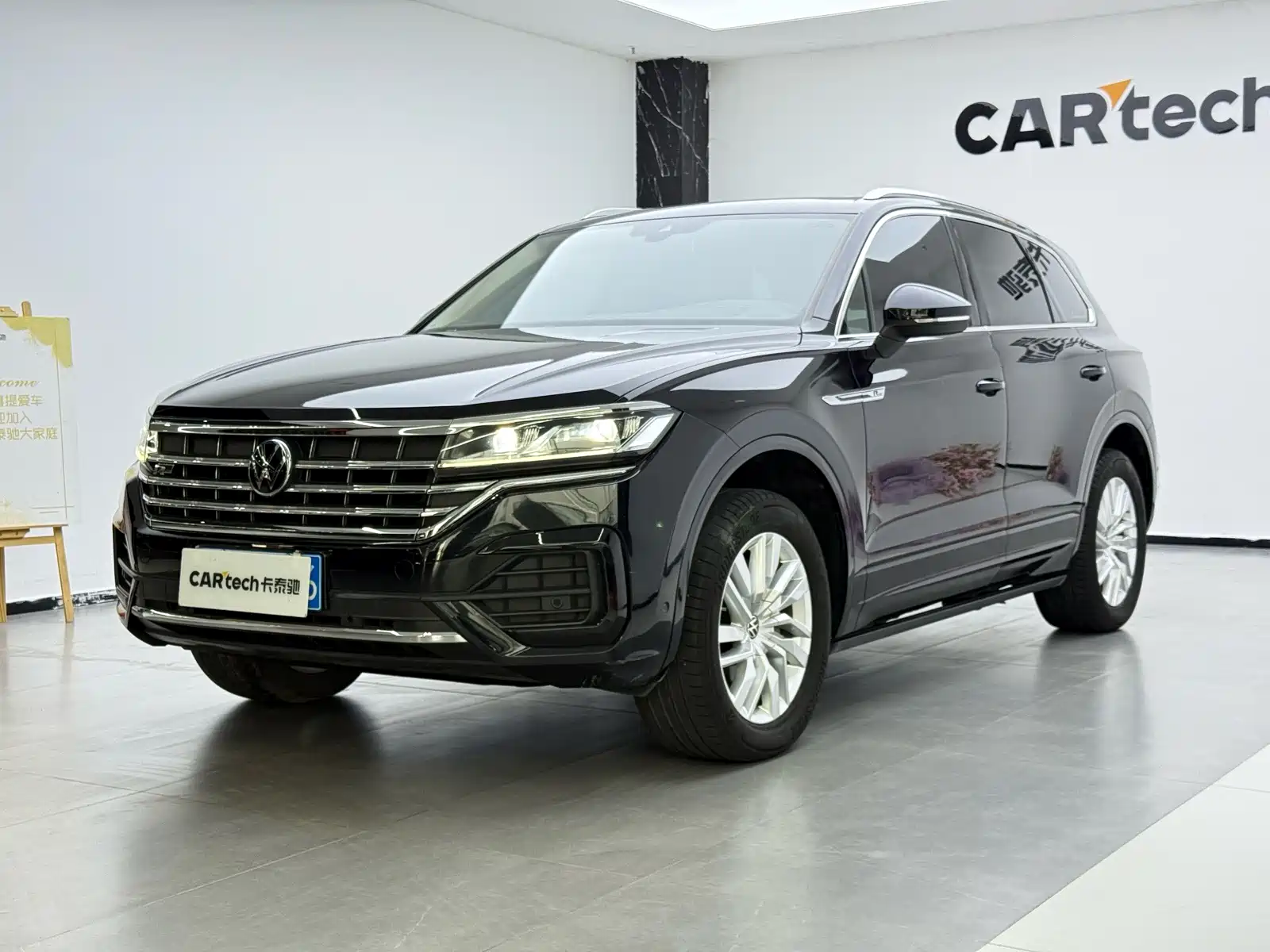 Фото 1 - Volkswagen Touareg