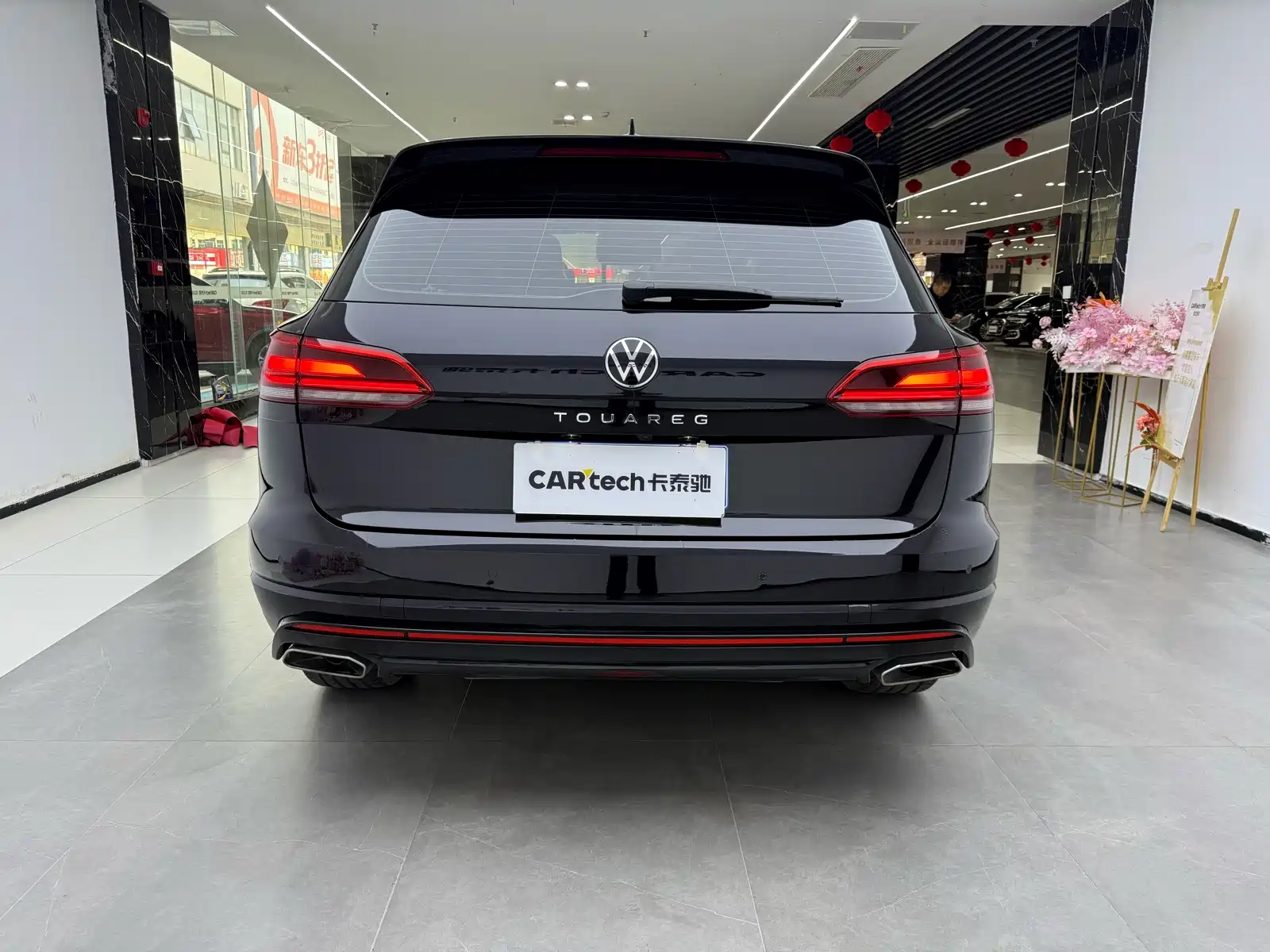 Фото 4 - Volkswagen Touareg