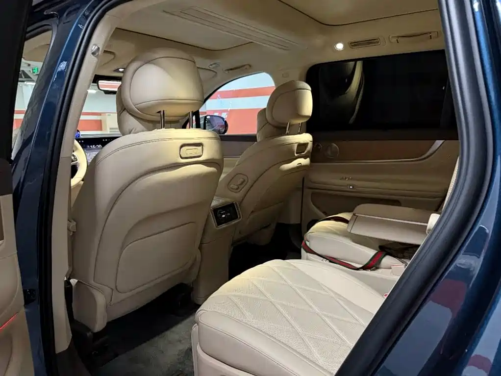 AITO Wenjie AITO M9 2026 Extended Range Ultra Edition 52kWh 6-seater фото 5