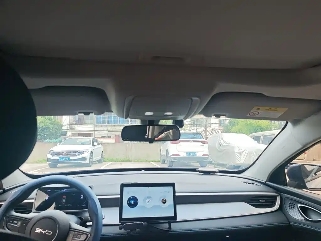 Фото 14 - BYD Seal 05