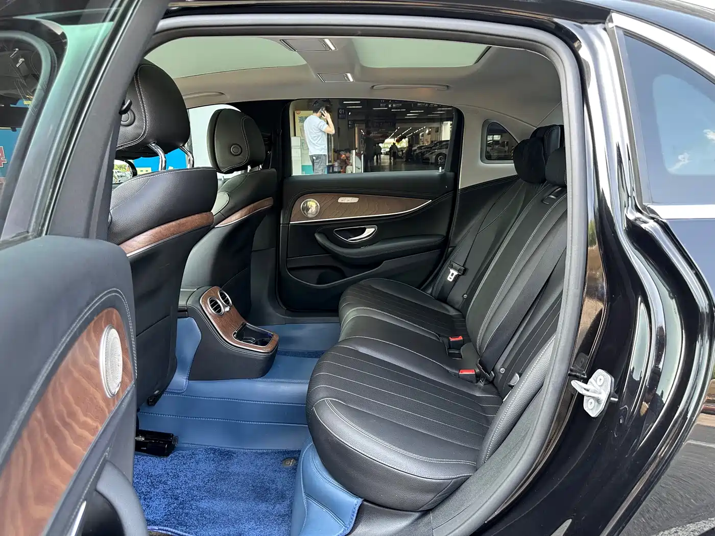 Mercedes-Benz E-Class 2022 E 260 L фото 4