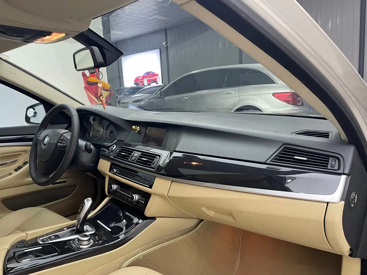 BMW 5 Series 2013 520Li Elegance фото 9