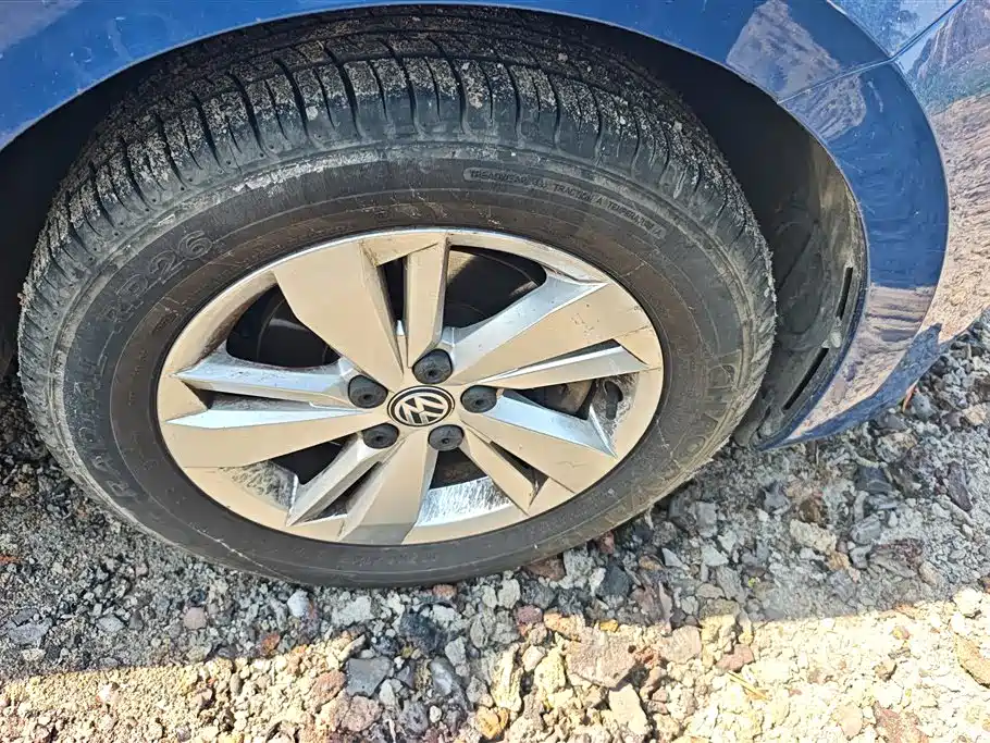 Volkswagen Polo 2019 Plus 1.5L Automatic Panorama Enjoyment Edition фото 6