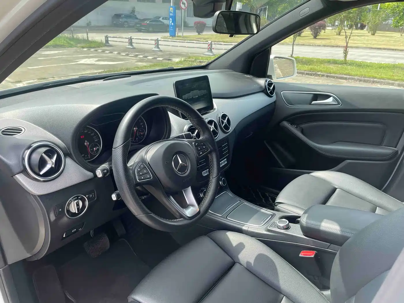 Mercedes-Benz B-Class 2017 B 200 Dynamic фото 4