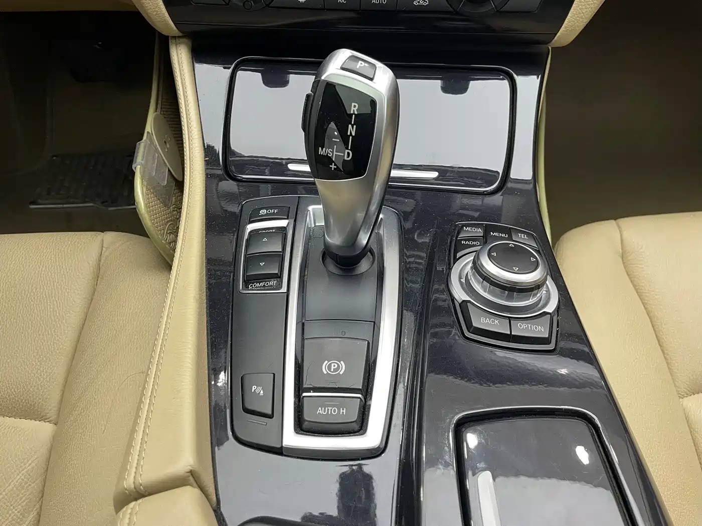 BMW 5 Series 2013 520Li Elegance фото 16