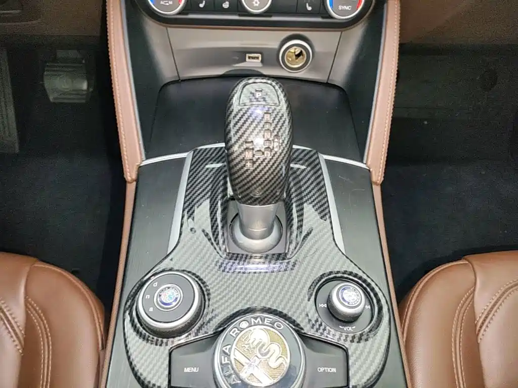 Alfa Romeo Stelvio 2019 2017 2.0T 200HP Elite