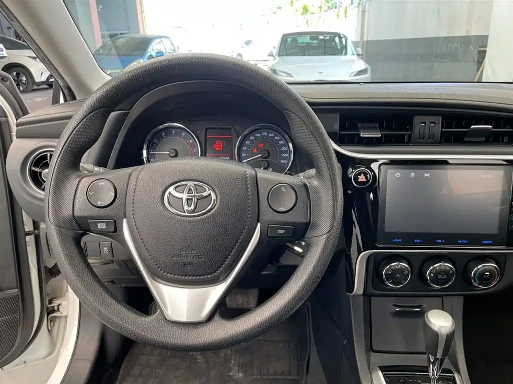 Toyota Corolla 2017 Facelift 1.2T S-CVT GL-i фото 11