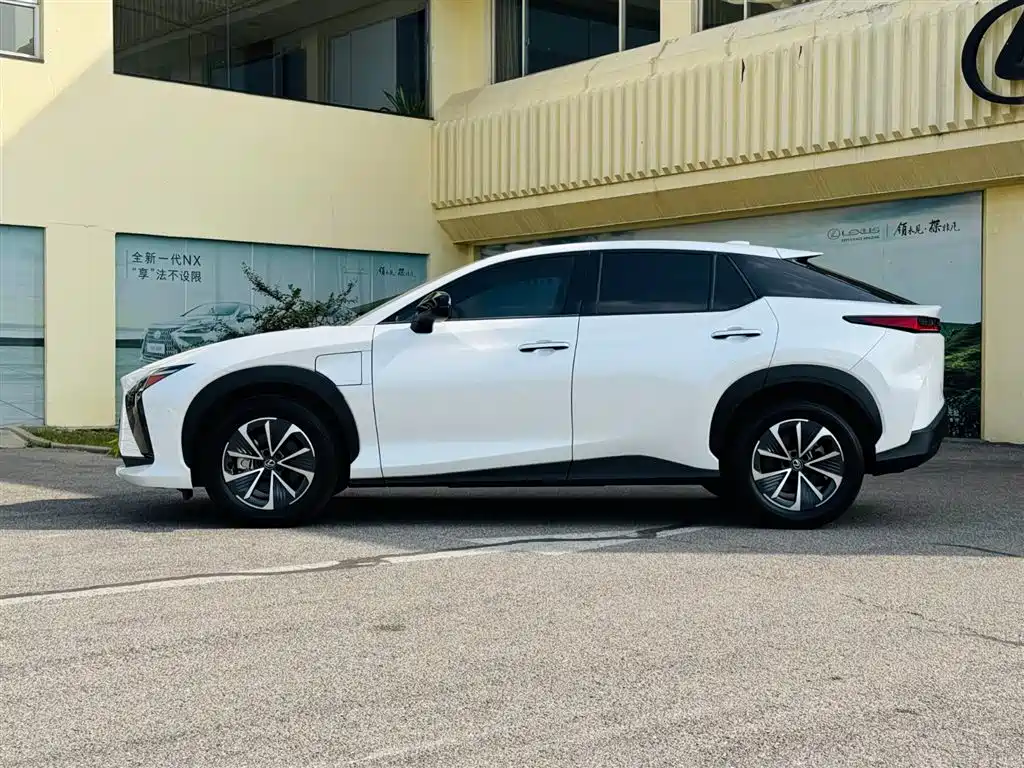 Lexus RZ 2023 450e 4WD Deluxe фото 2