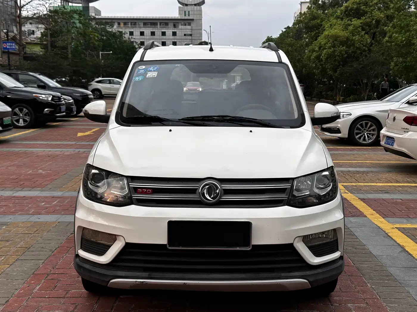 Dongfeng Fengguang Fengguang 370 2016 2016 1.5L Manual Luxury 7-seater
