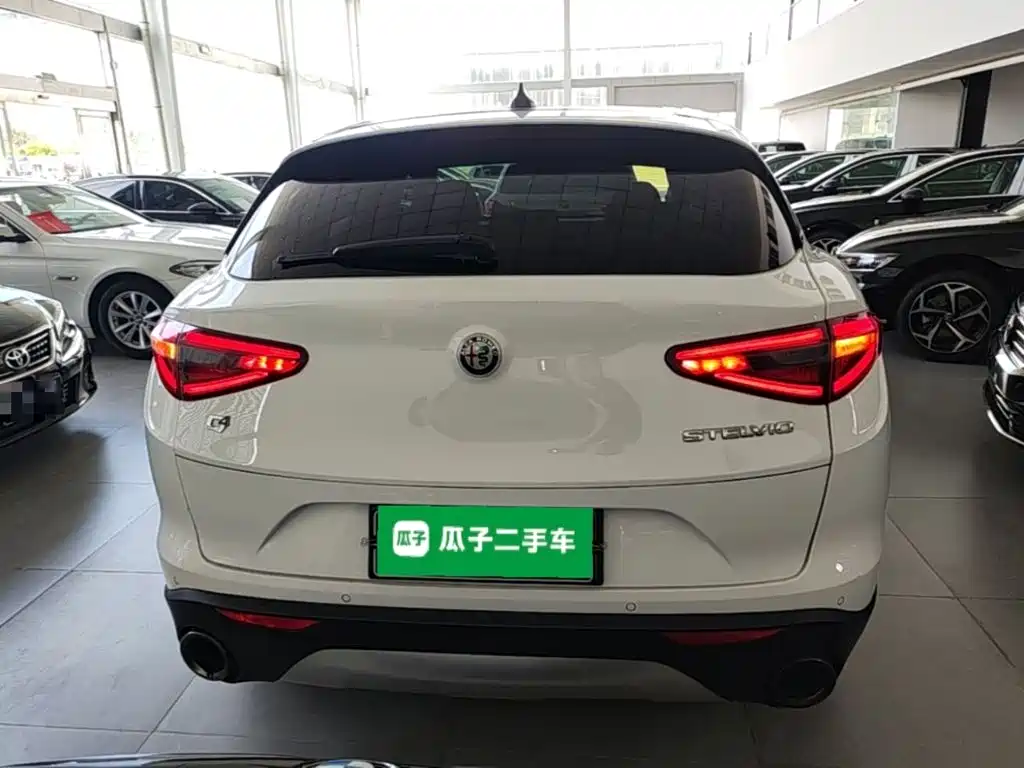 Alfa Romeo Stelvio 2019 2017 2.0T 200HP Elite