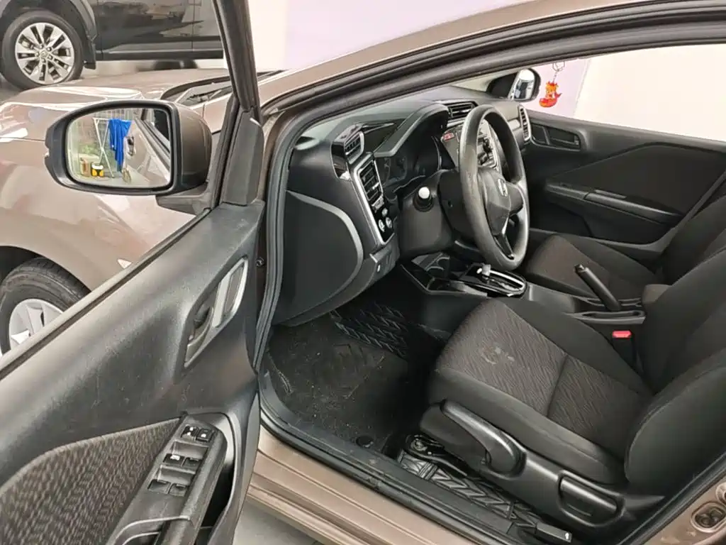 Honda Greiz 2016 2016 1.5L CVT Fashion Edition