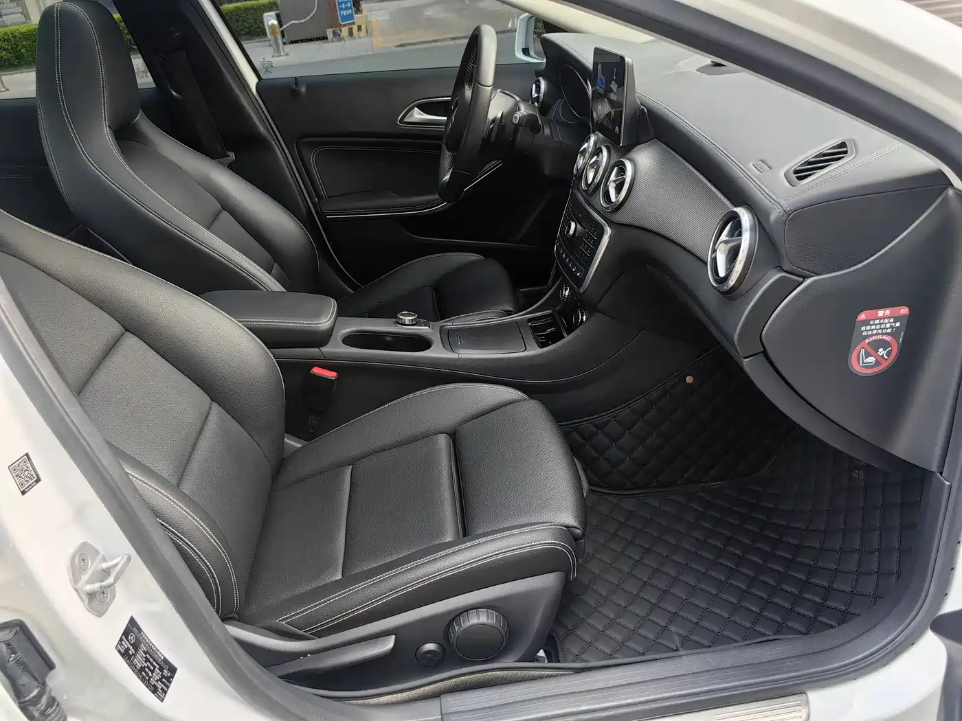 Mercedes-Benz GLA 2017 GLA 220 4MATIC Fashion фото 13