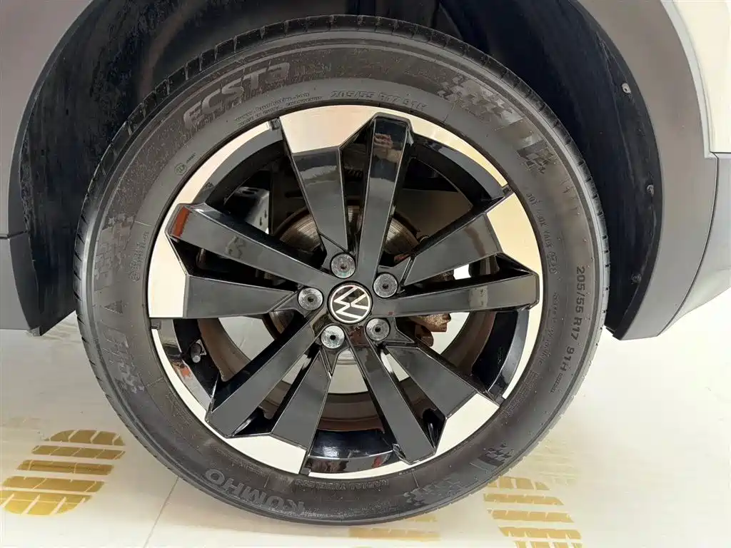 Volkswagen Tanying 2021 1.5L Automatic Smart Connect Edition фото 18