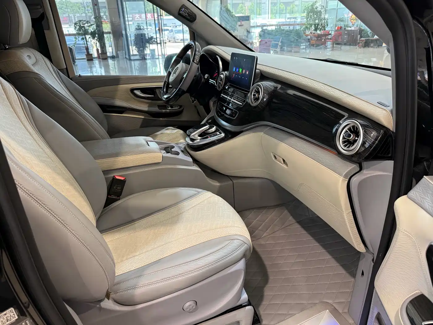 Mercedes-Benz V-Class 2018 V 260 L Premium Long Version China V фото 5
