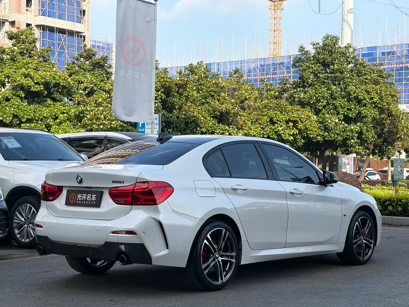 BMW 1 Series 2021 125i M Sport Black Night Edition фото 6