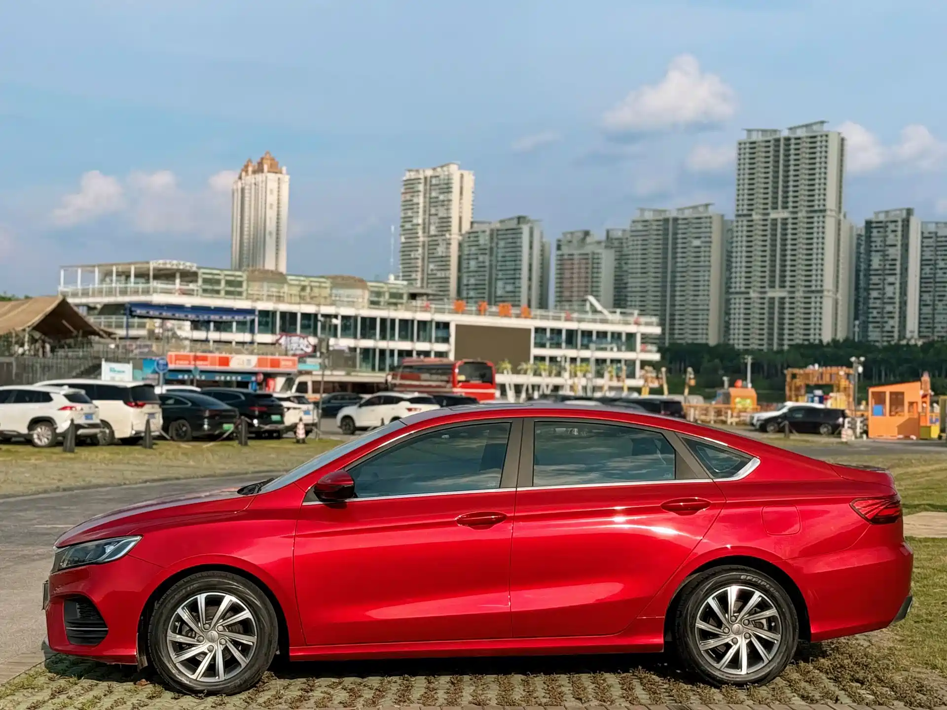 Фото 7 - Geely Binrui