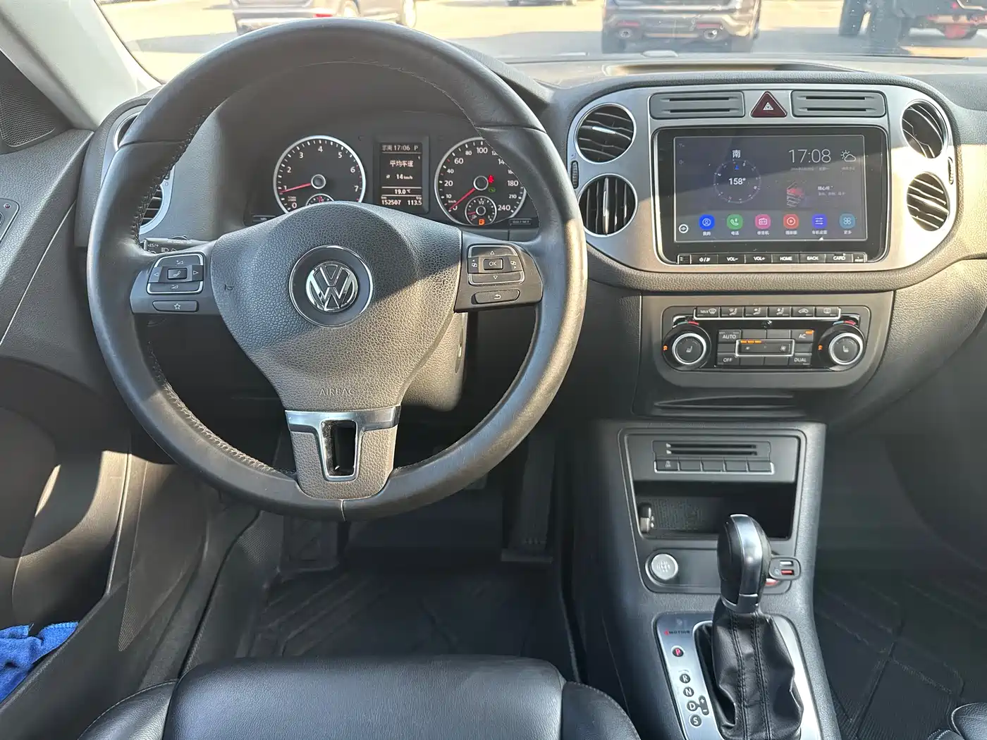 Volkswagen Tiguan 2012 2.0TSI Automatic 4WD Elite Edition фото 12