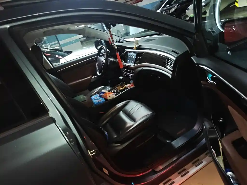 Фото 18 - GAC Trumpchi GS8