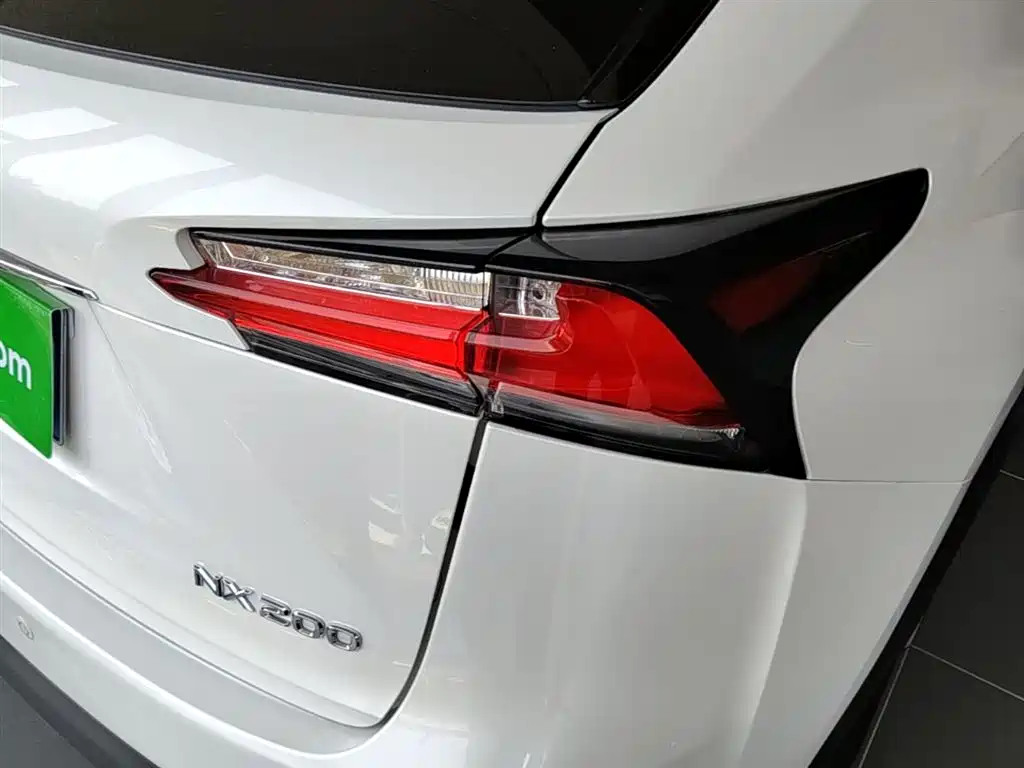 Lexus NX 2015 200 FWD Premium фото 8