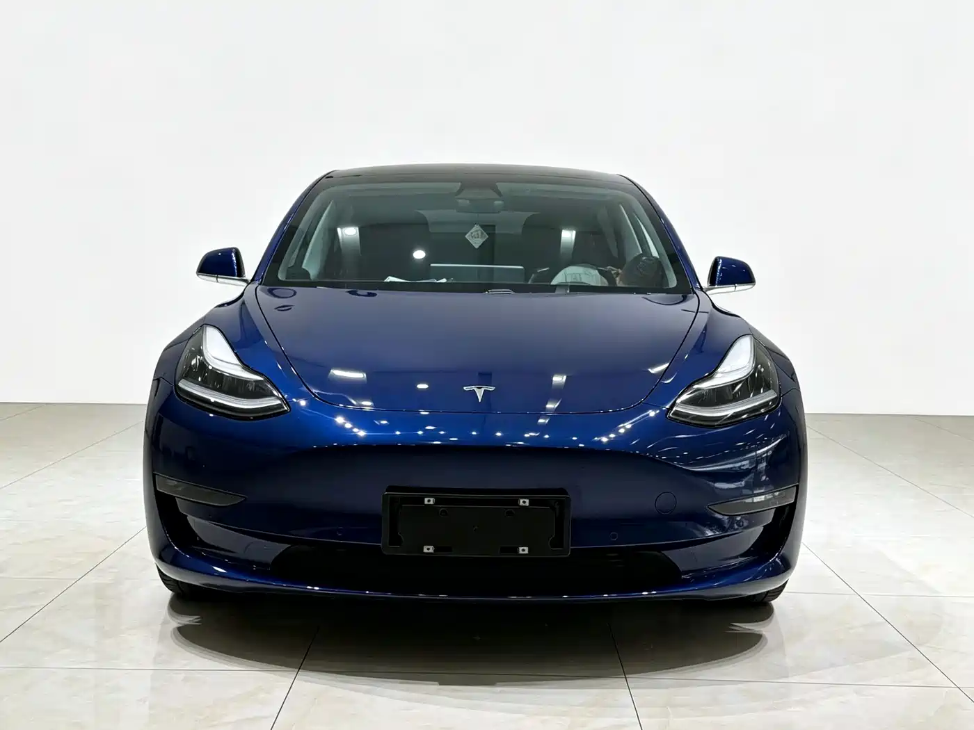Tesla Model 3 (Import) 2019 2019 Long Range RWD Version