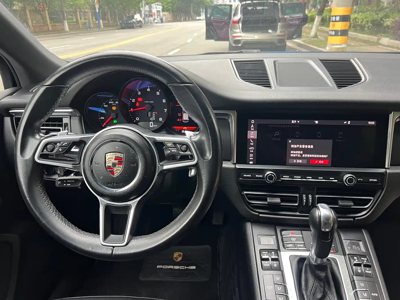 Porsche Macan 2018 Macan 2.0T фото 27