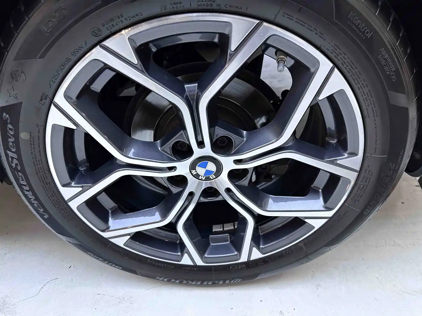BMW X1 2022 sDrive20Li Premium фото 19