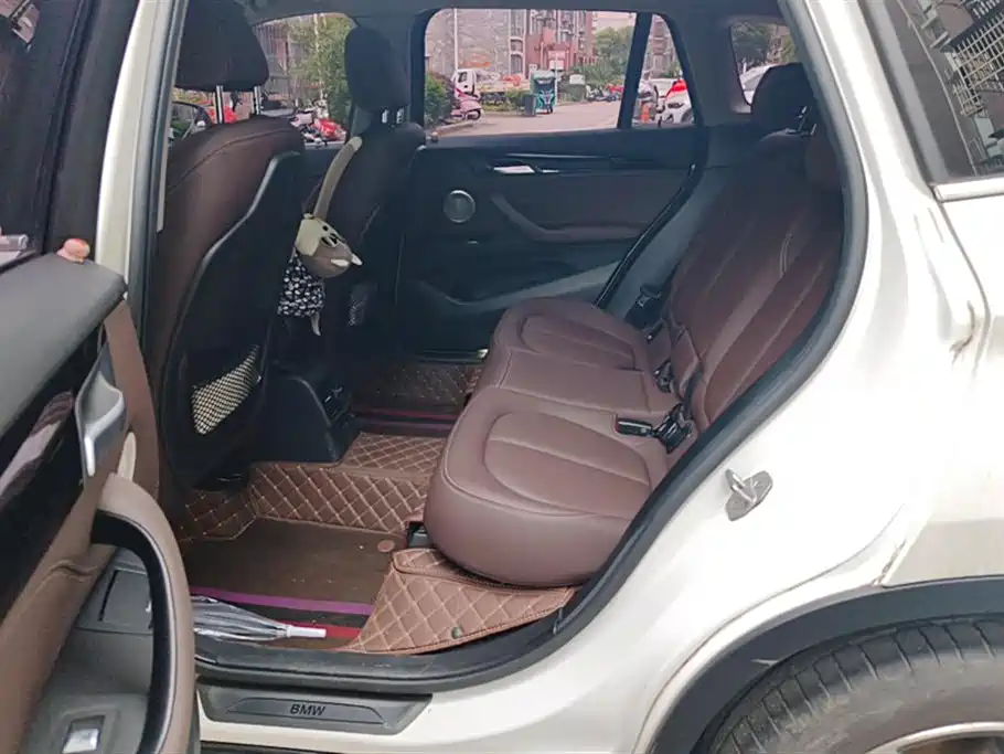 BMW X1 2022 sDrive25Li Leading фото 11