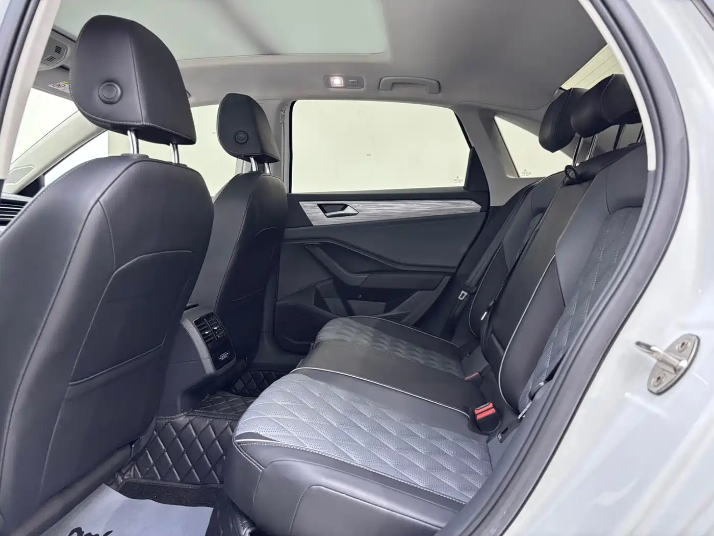 Volkswagen Sagitar 2023 280TSI DSG Excellence Plus Edition фото 5