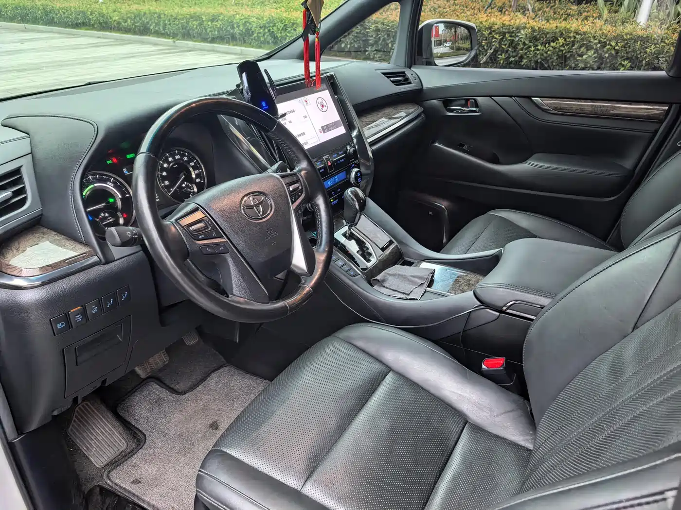 Toyota Alphard 2021 Hybrid 2.5L Ultimate фото 9