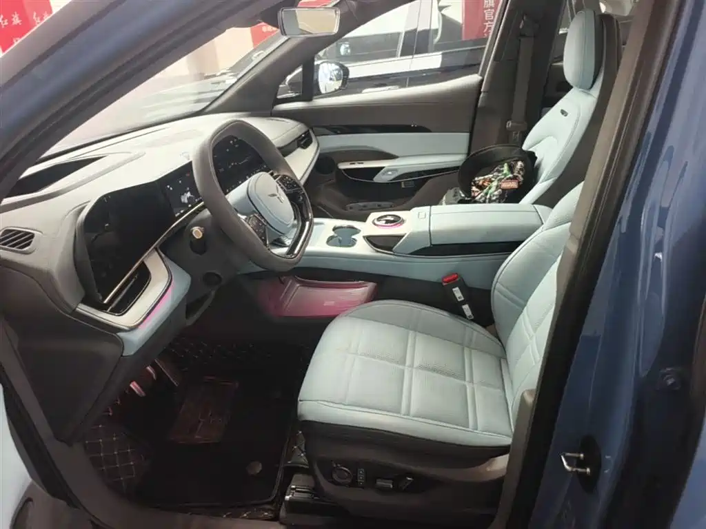 Hongqi Tian Gong 08 2025 730 Smart Selection Edition фото 12