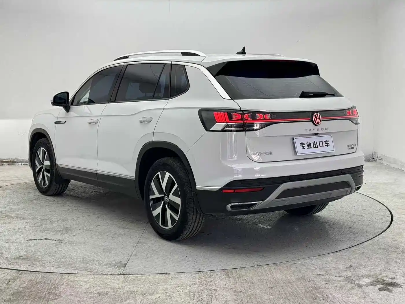 Volkswagen Tayron 2023 280TSI 2WD Luxury Plus Advanced Edition фото 4