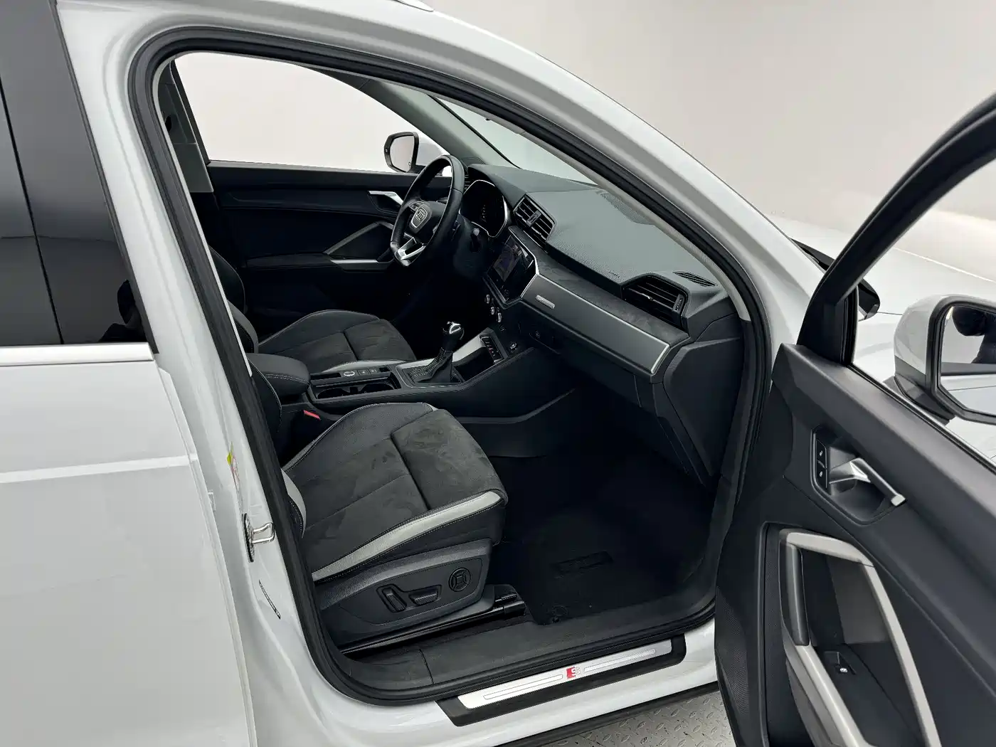 Audi Q3 2023 35 TFSI Fashion Dynamic (1.4T) фото 7