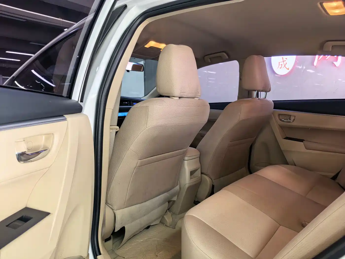 Toyota Corolla 2017 1.6L CVT GL фото 6