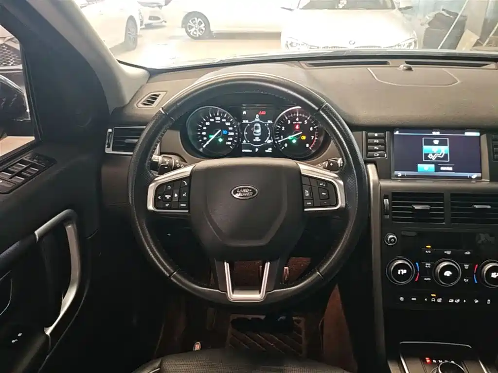 Land Rover Discovery Sport 2019 240PS SE Dynamic Edition China VI фото 11