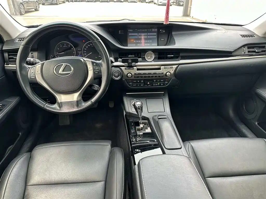 Lexus ES 2013 250 Elite Edition фото 8