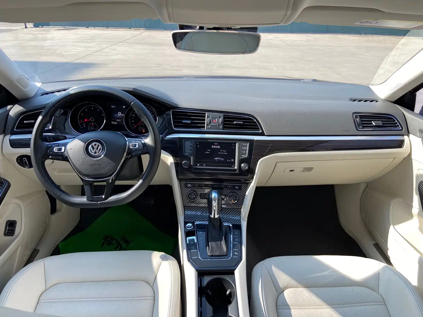 Volkswagen Lamando 2015 330TSI DSG Luxury Edition фото 11