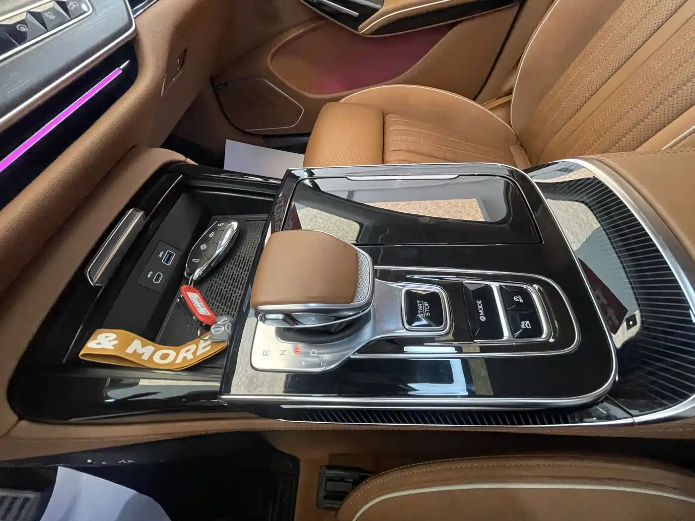 Hongqi H9 2025 2024 2.0T Qi Enjoy Private Fashion Edition
