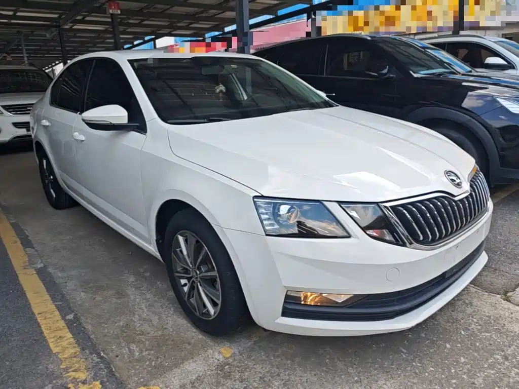 Фото 4 - Škoda Octavia