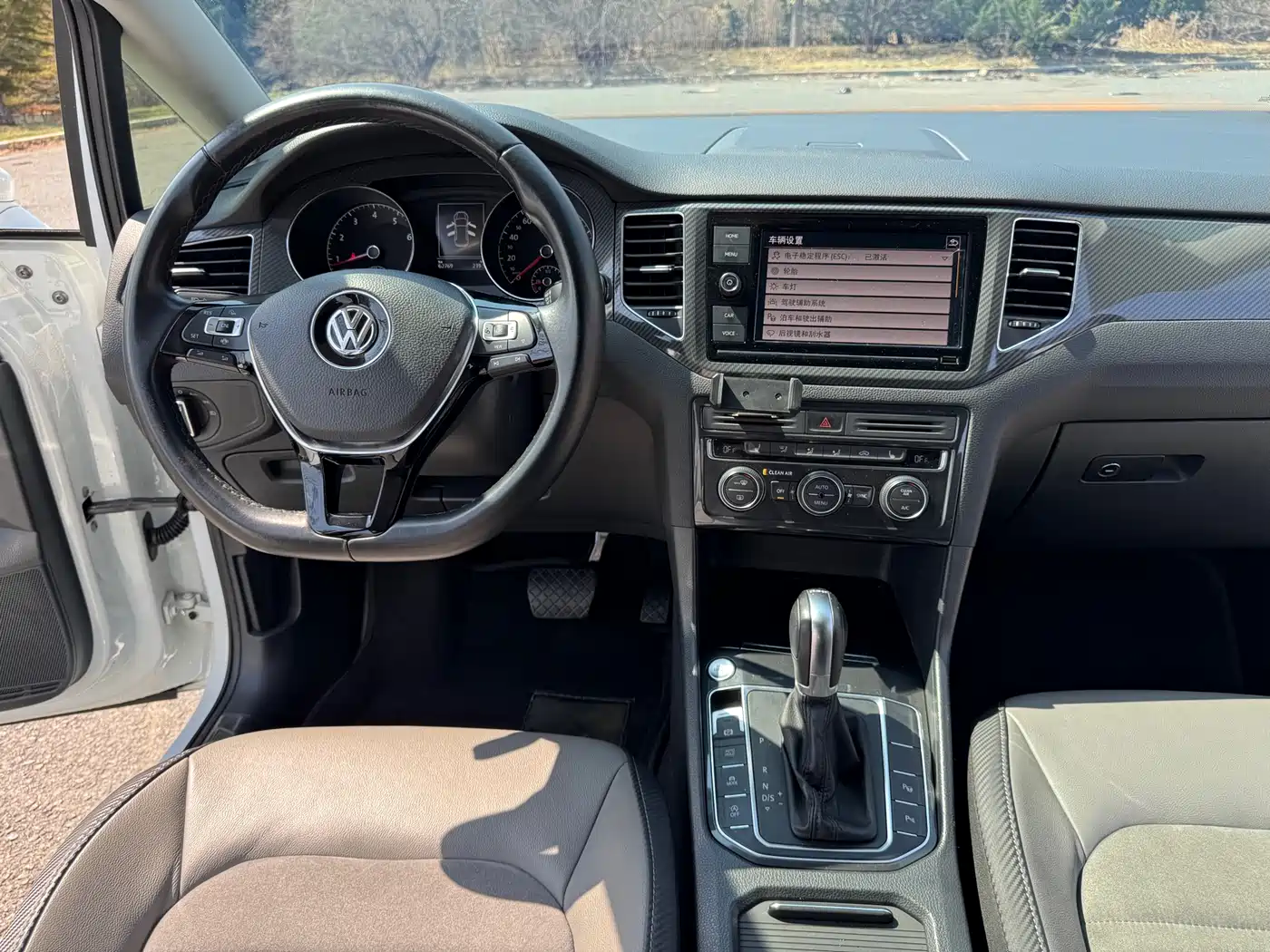 Volkswagen Golf Sportsvan 2019 280TSI Automatic Voyager China V фото 19