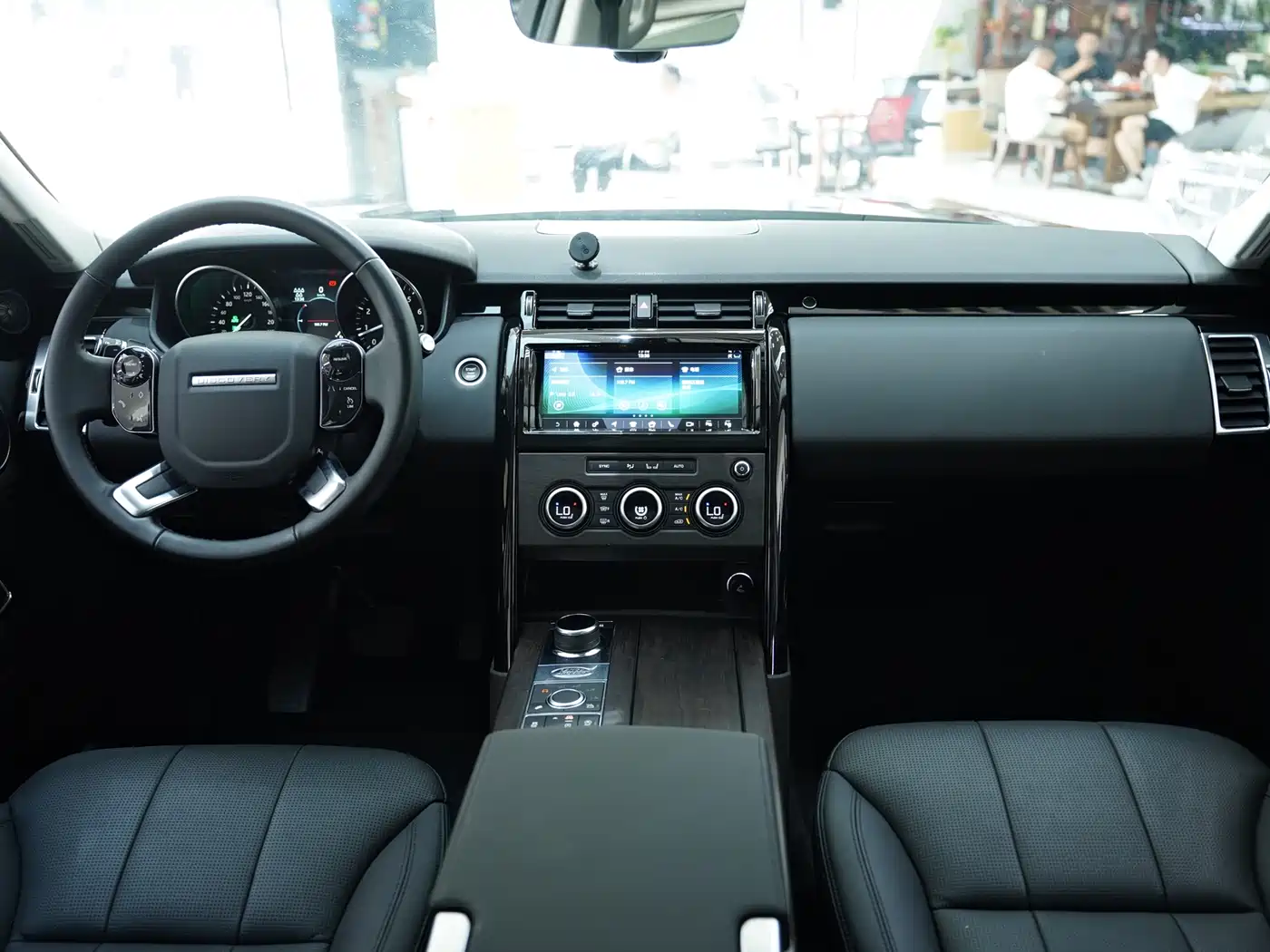 Land Rover Discovery 2019 3.0 SC V6 SE фото 7
