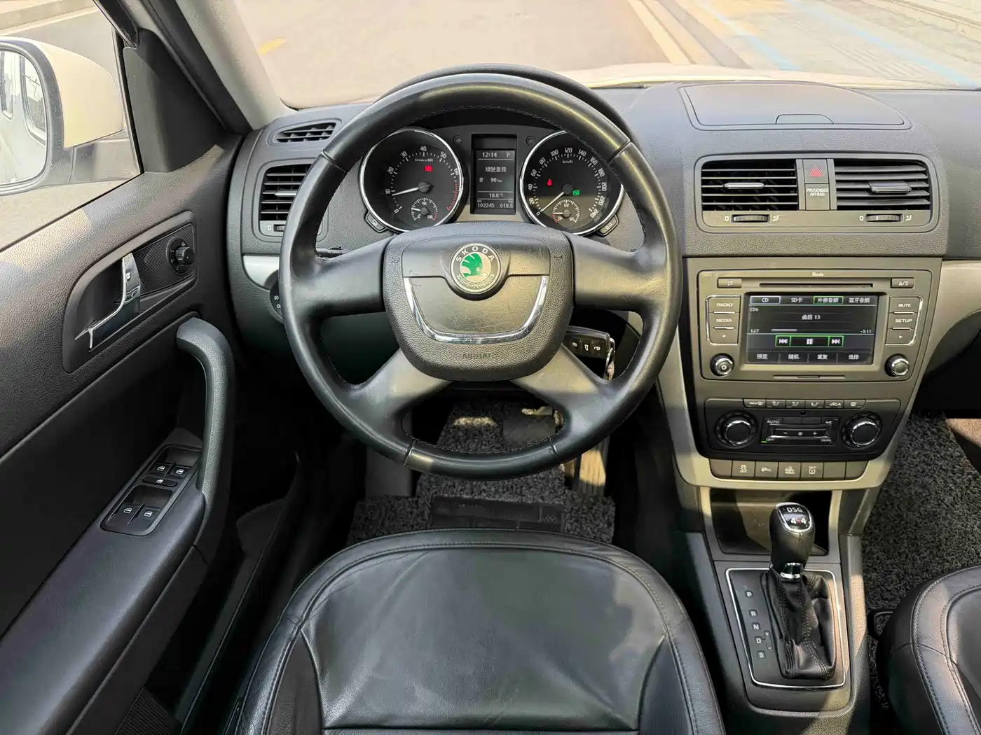 Škoda Yeti (Import) 2013 1.8T DSG Premium Edition фото 11