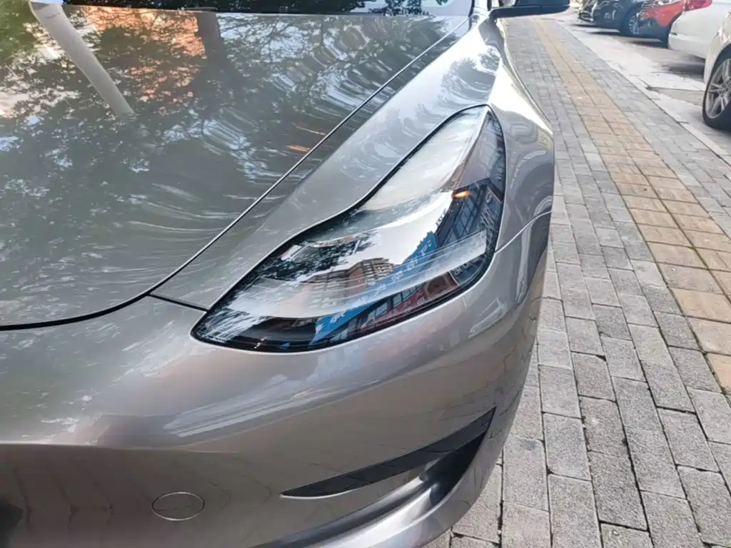 Фото 24 - Tesla Model 3