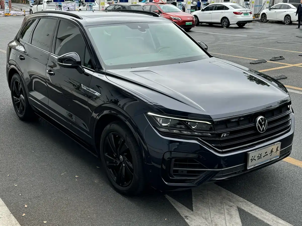 Volkswagen Touareg 2022 3.0TSI Rui Xiang Edition Gloss Black Sport Package фото 3