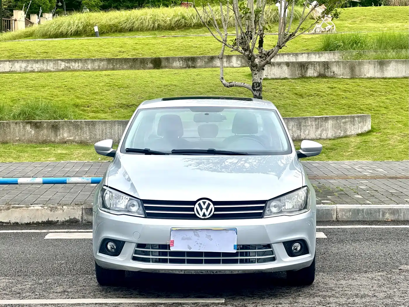 Volkswagen Jetta 2015 1.6L Automatic Luxury фото 2
