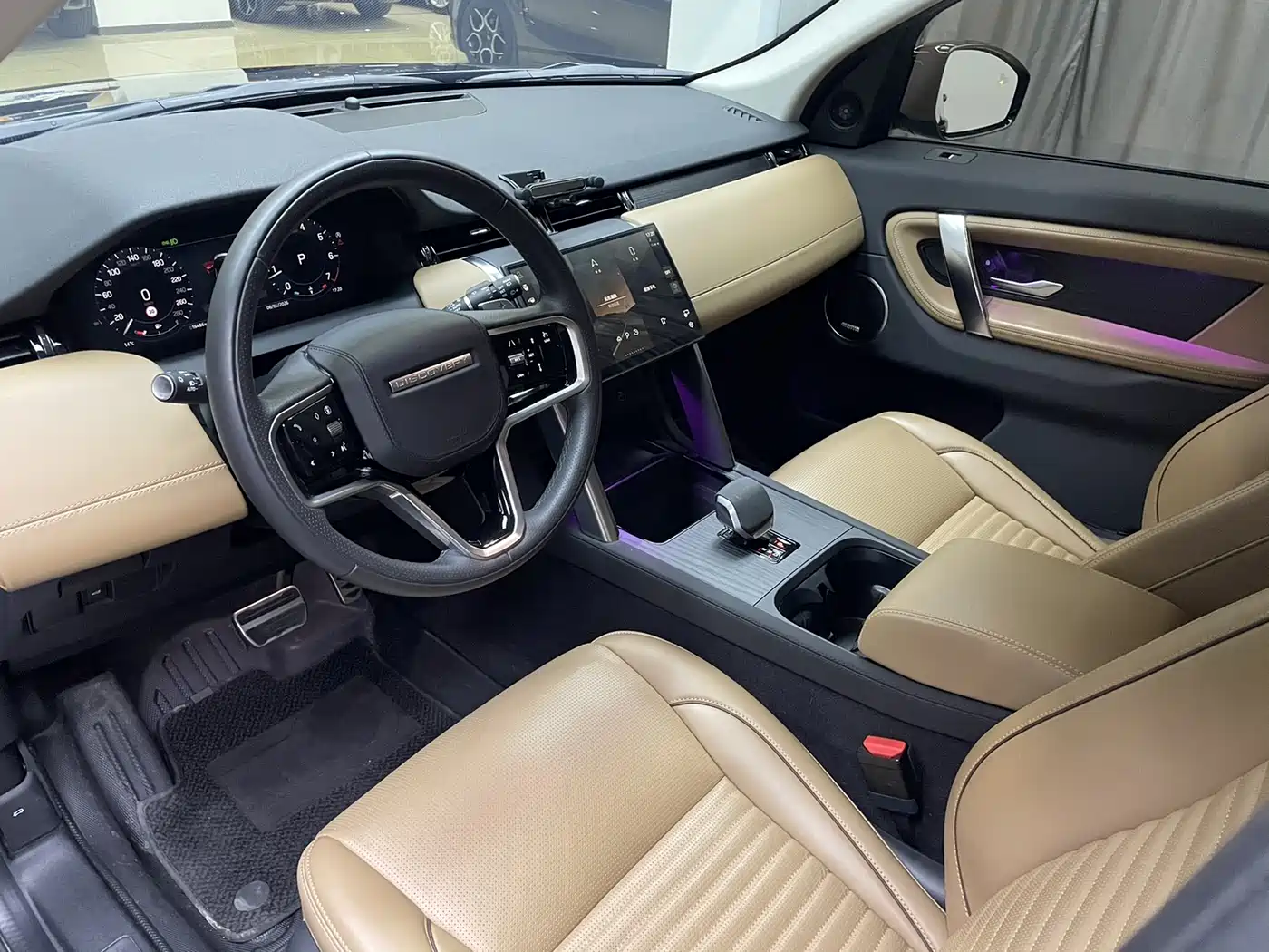 Land Rover Discovery Sport 2024 Luxury Custom Edition фото 7